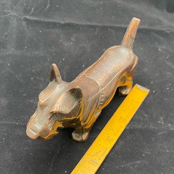Dog Scottie vintage cast metal copper color estate sale find mid century 60’s - Picture 4 of 5